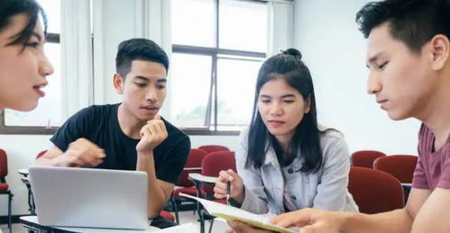 为防止攀比炫富,同学聚会要求统一服装,为何差距还是一目了然