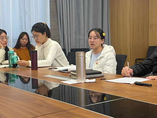 人文学院硕0115和0116党支部举行政治生日仪式